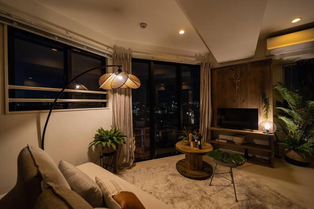 Appartement The Penthouse Ginowan à Urasoe Extérieur photo